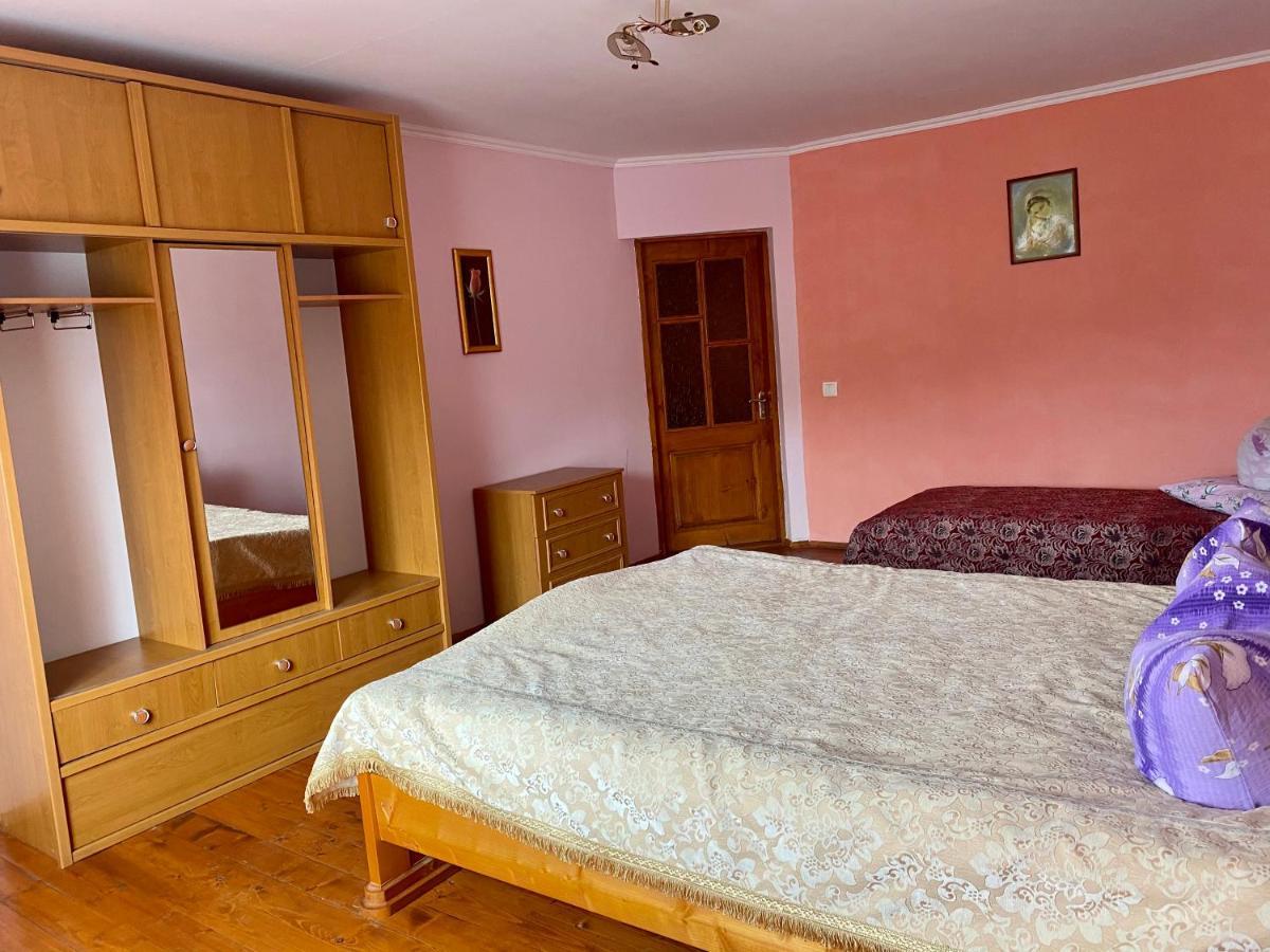 Medova Hata Hotel Verkhnyaya Rozhanka ภายนอก รูปภาพ