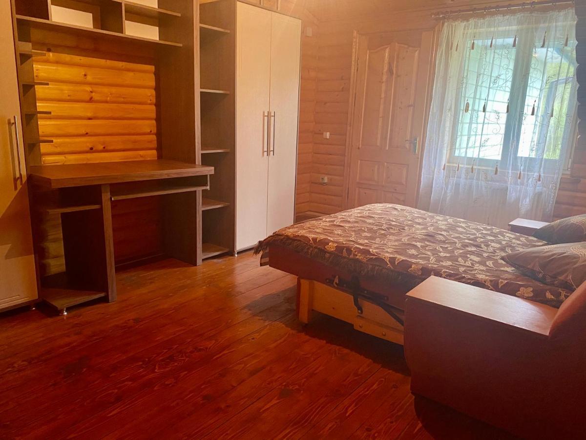 Medova Hata Hotel Verkhnyaya Rozhanka ภายนอก รูปภาพ